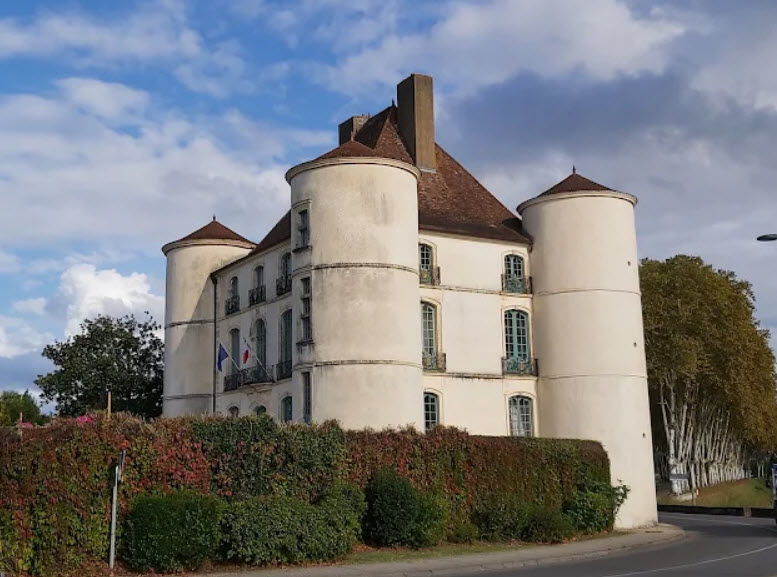 Château des duc Montréal, France